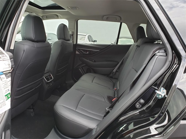 Vehicle image 7 of 12