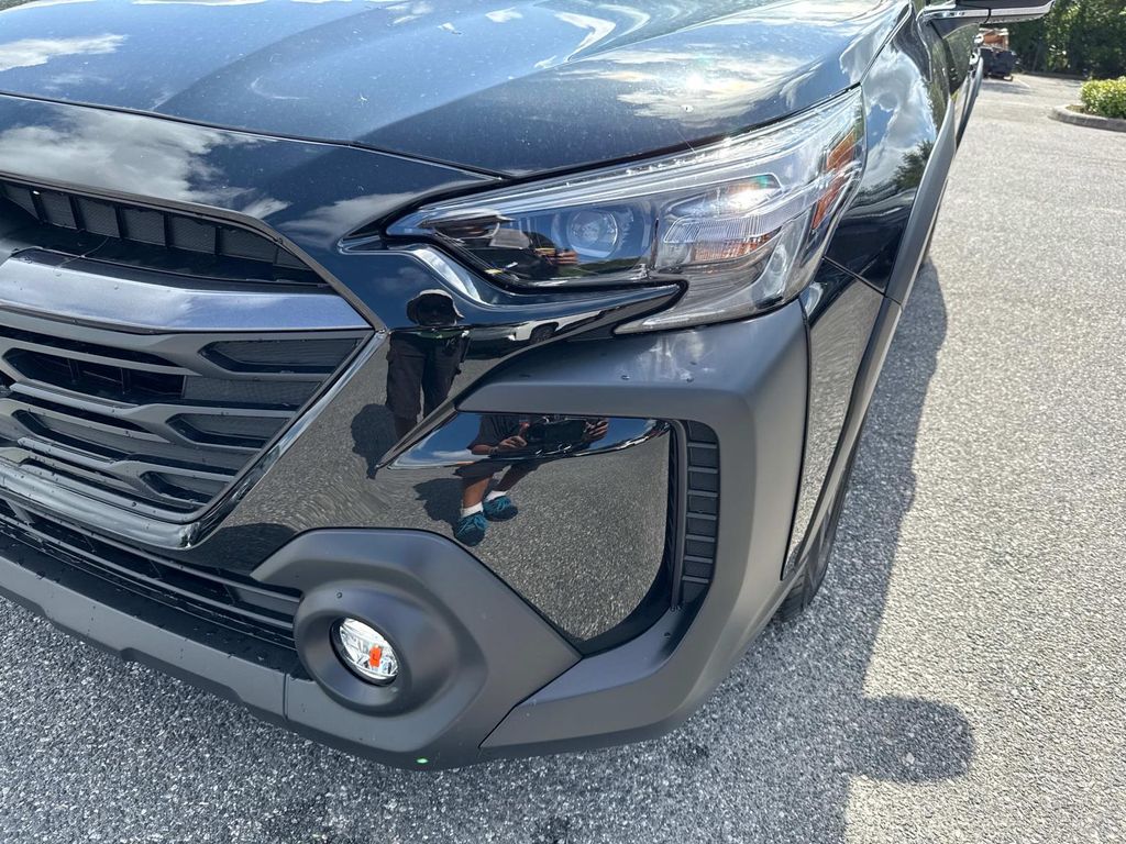 Vehicle image 8 of 32