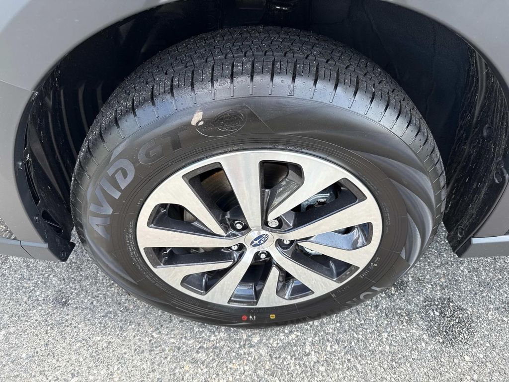 Vehicle image 9 of 32
