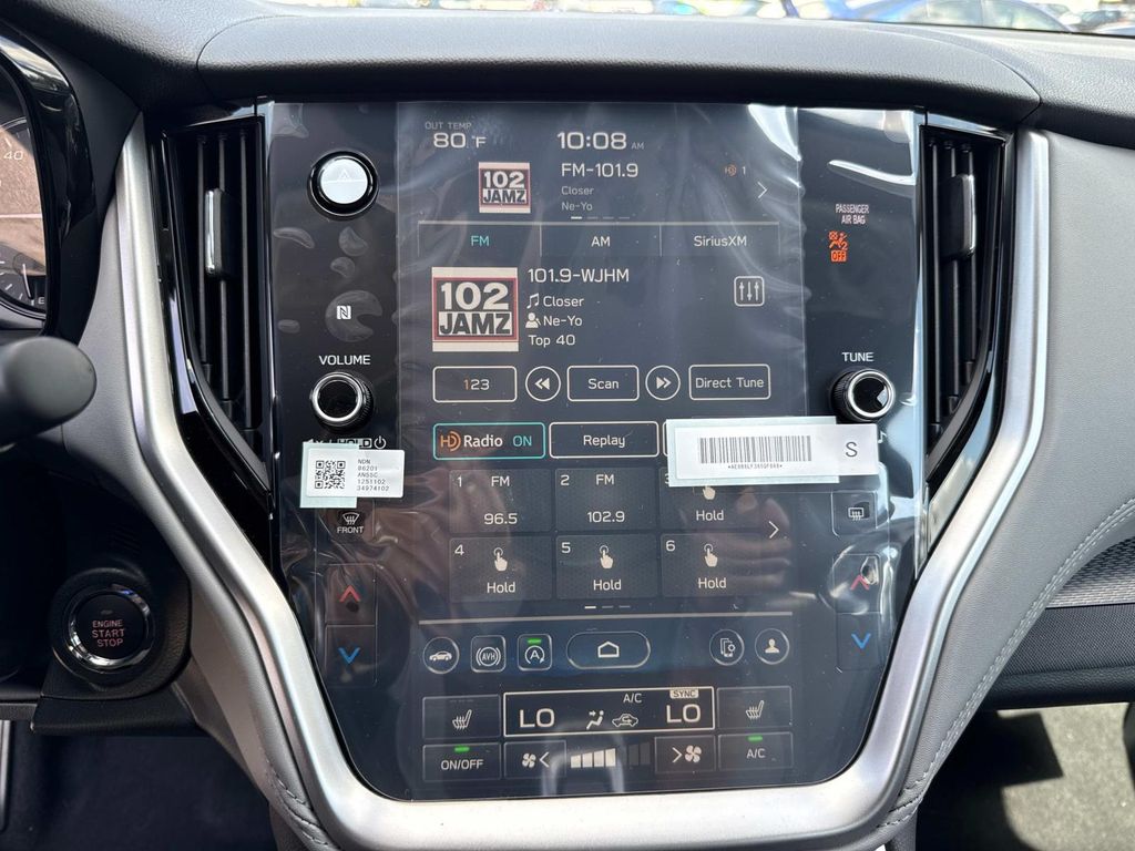 Vehicle image 23 of 32