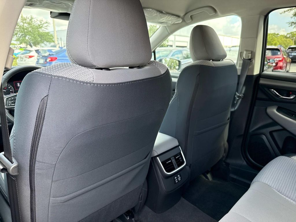 Vehicle image 11 of 32