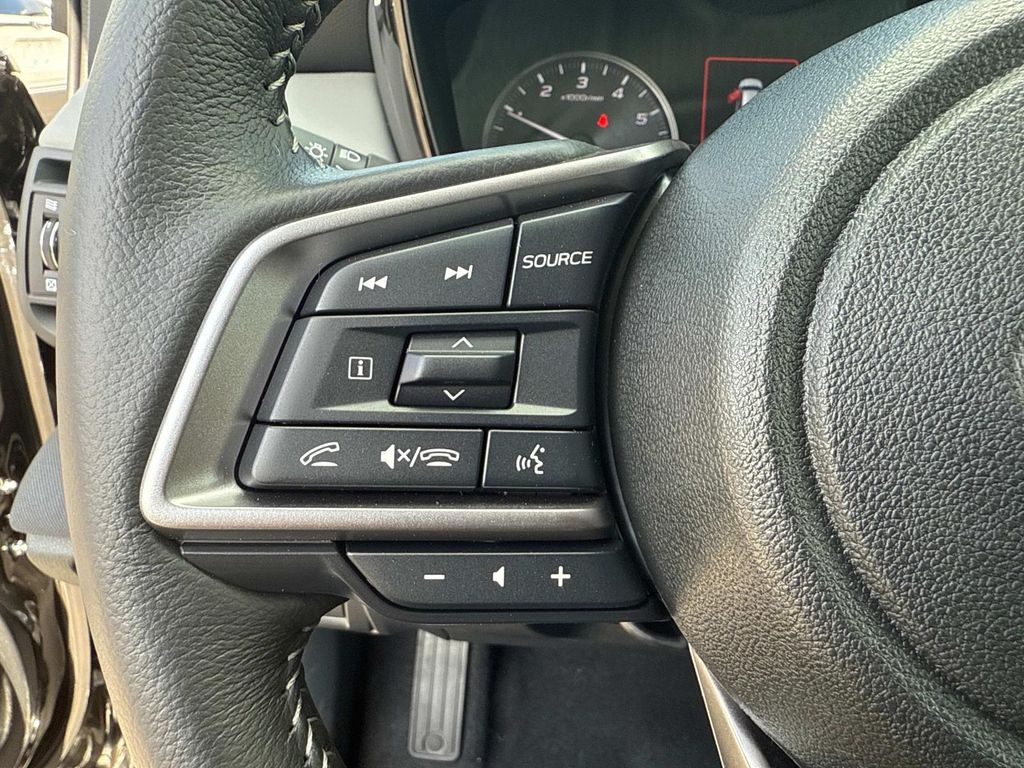 Vehicle image 29 of 32