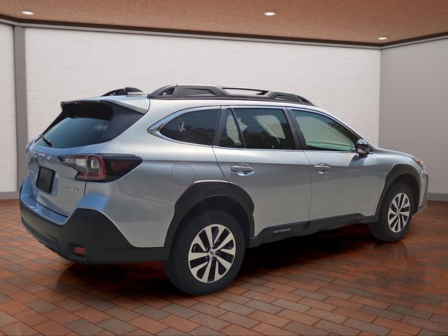 2025 Subaru Outback Premium Image 2 of 21