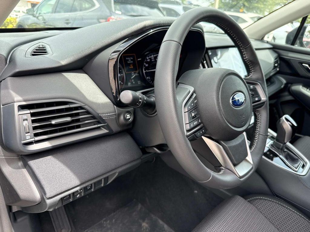 Vehicle image 18 of 35