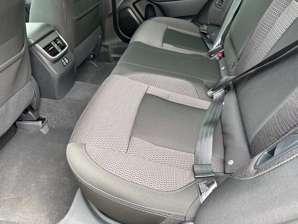Vehicle image 13 of 35