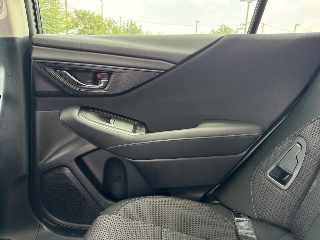 Vehicle image 14 of 35