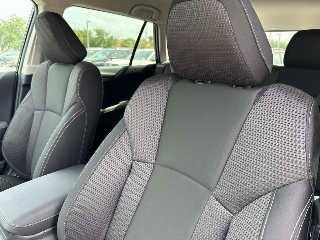 Vehicle image 19 of 35