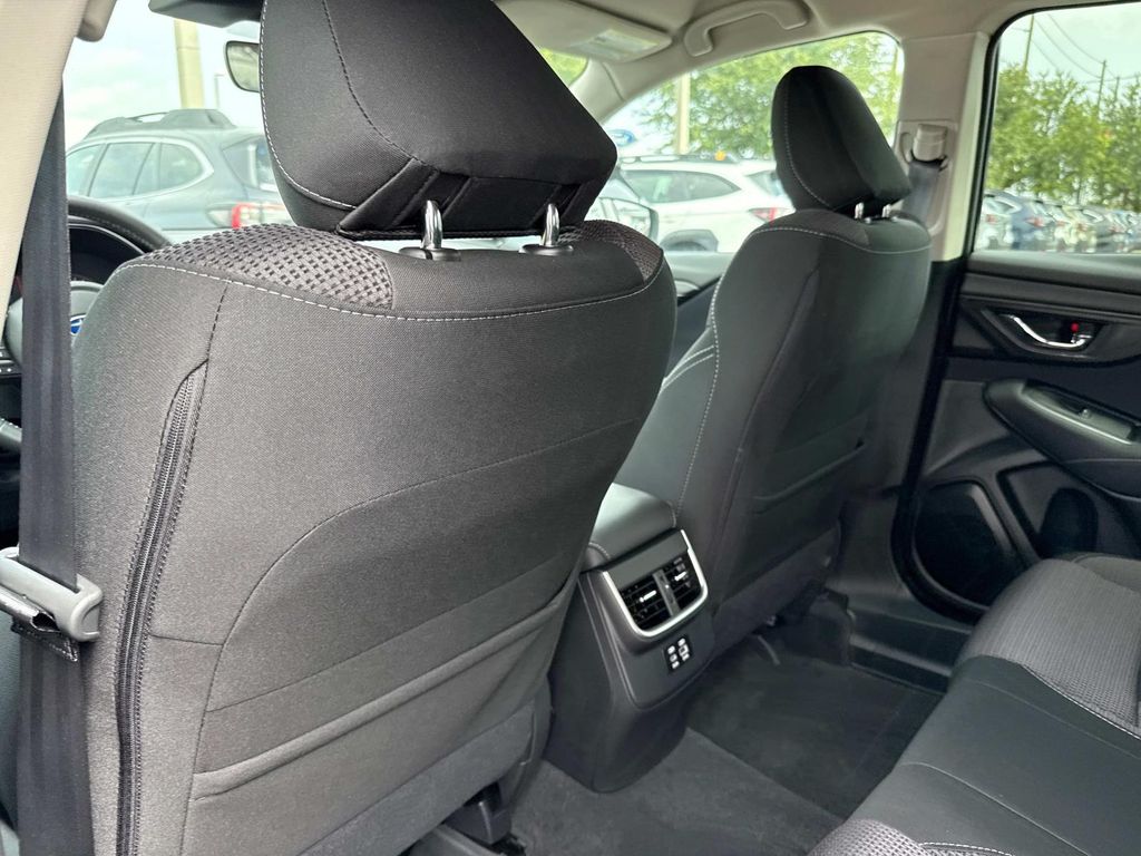 Vehicle image 11 of 35