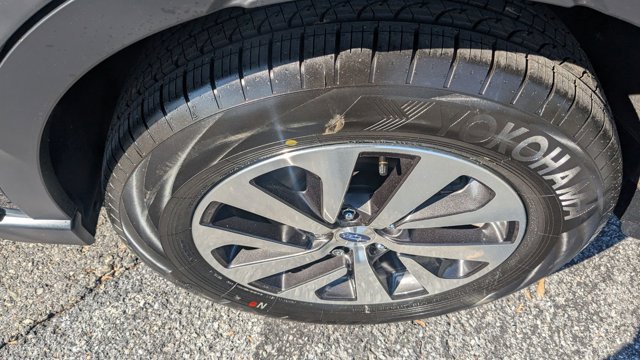 Vehicle image 16 of 17