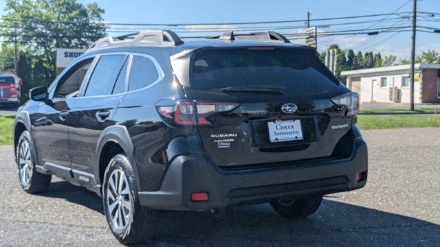 Vehicle image 6 of 17