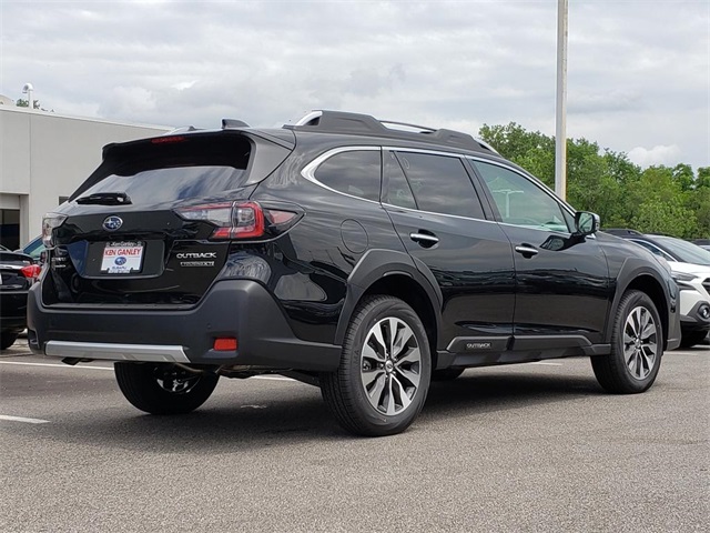 Vehicle image 4 of 12
