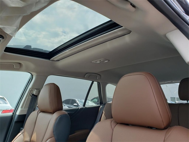 Vehicle image 7 of 12