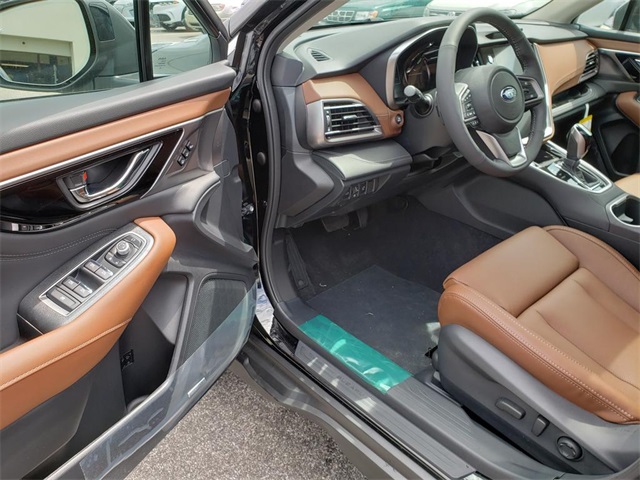 Vehicle image 9 of 12