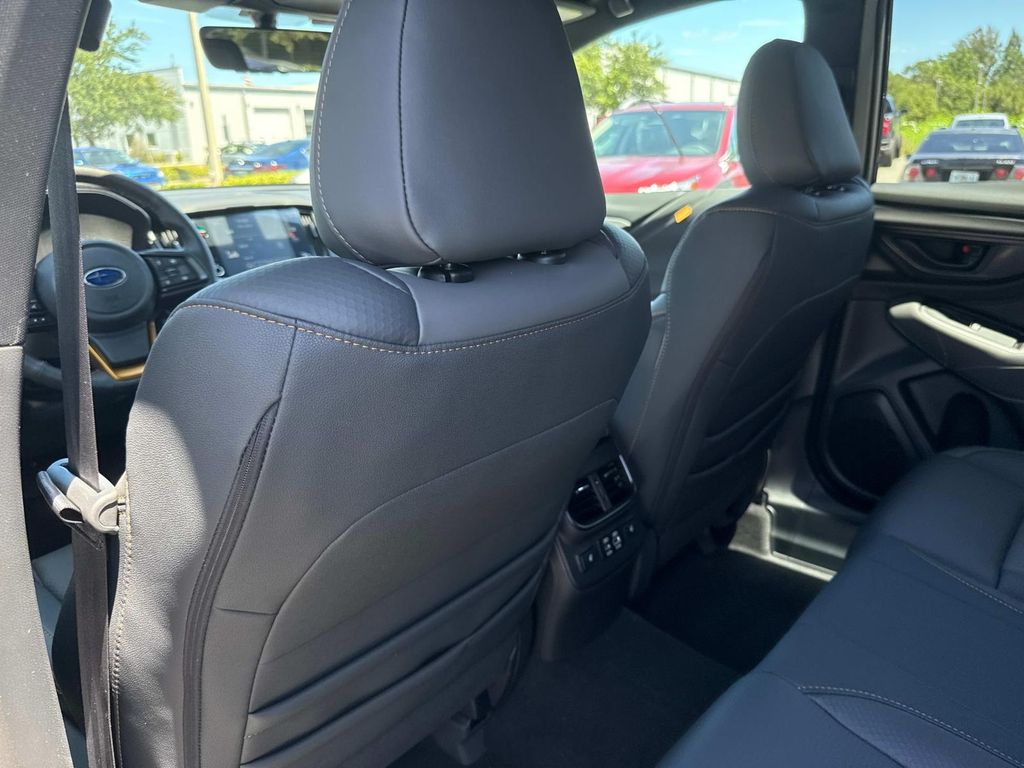 Vehicle image 11 of 36
