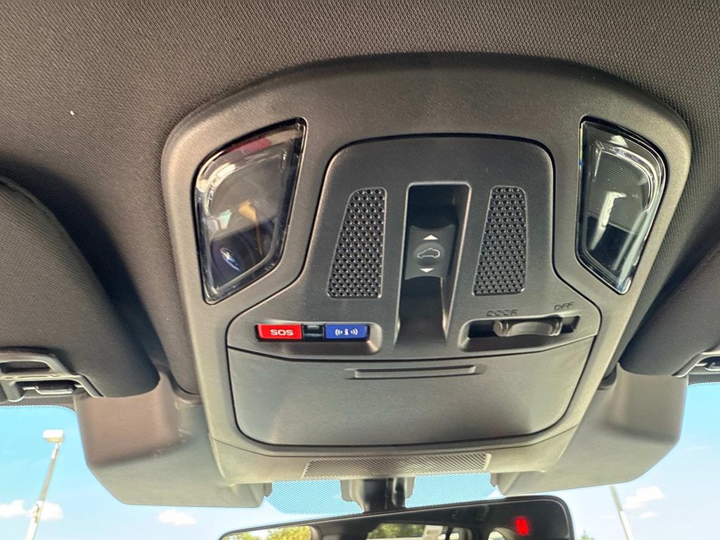 Vehicle image 29 of 36