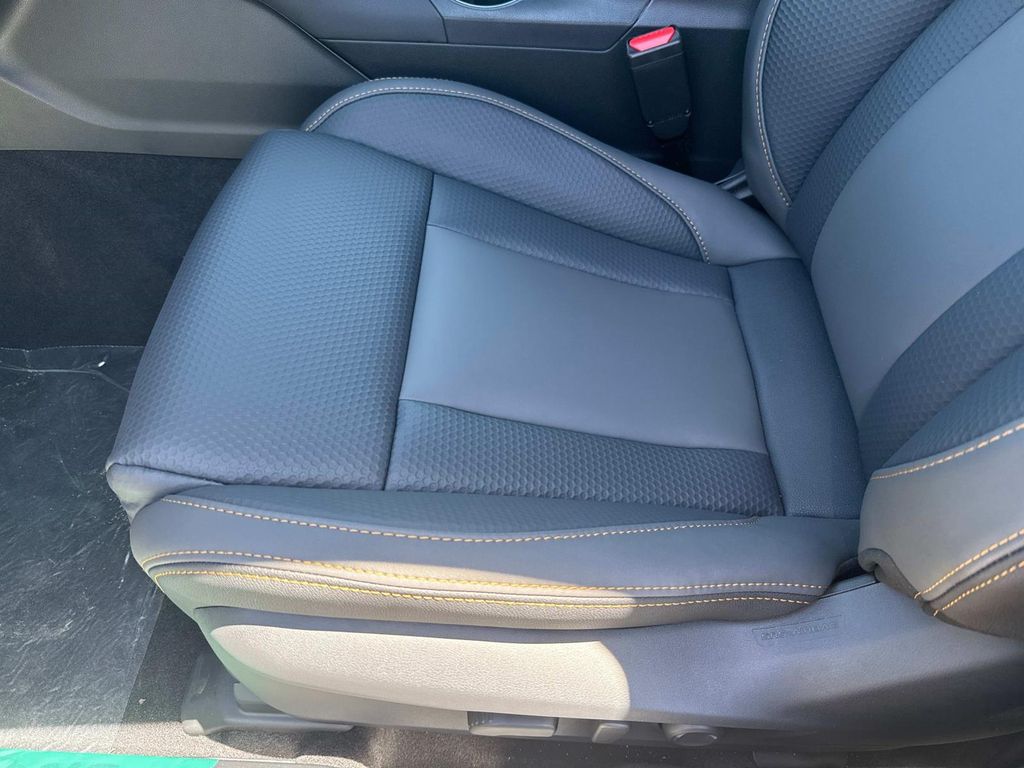 Vehicle image 13 of 36