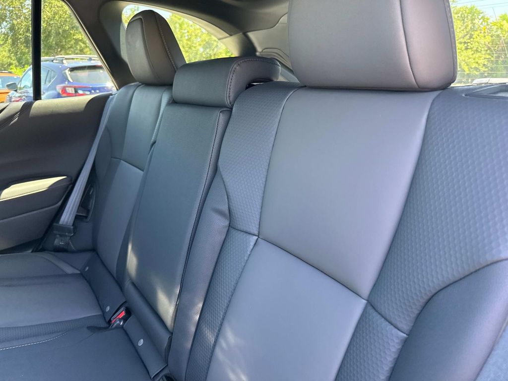 Vehicle image 9 of 36