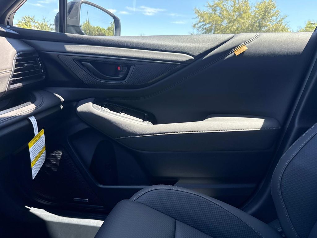 Vehicle image 27 of 36