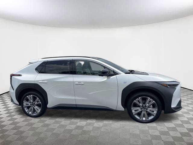 Vehicle image 5 of 34