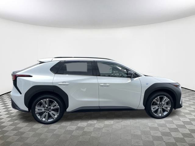 Vehicle image 4 of 34
