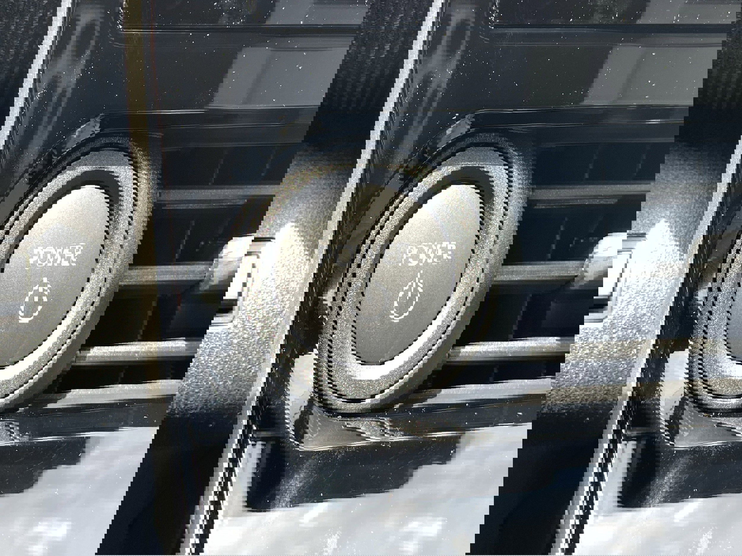 Vehicle image 21 of 34