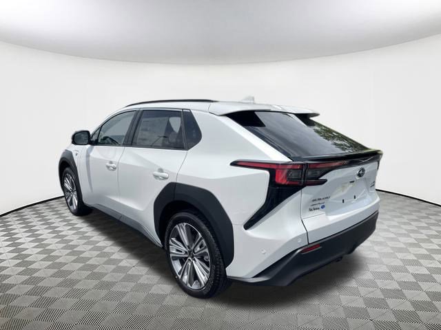 Vehicle image 8 of 34