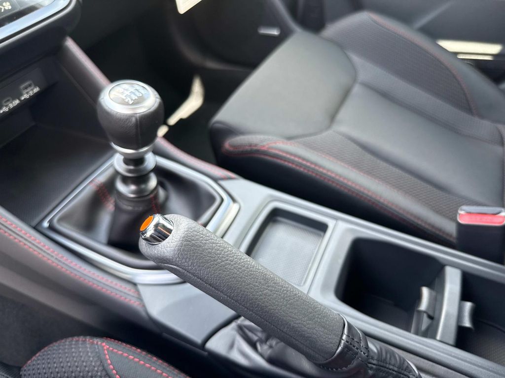 Vehicle image 23 of 38
