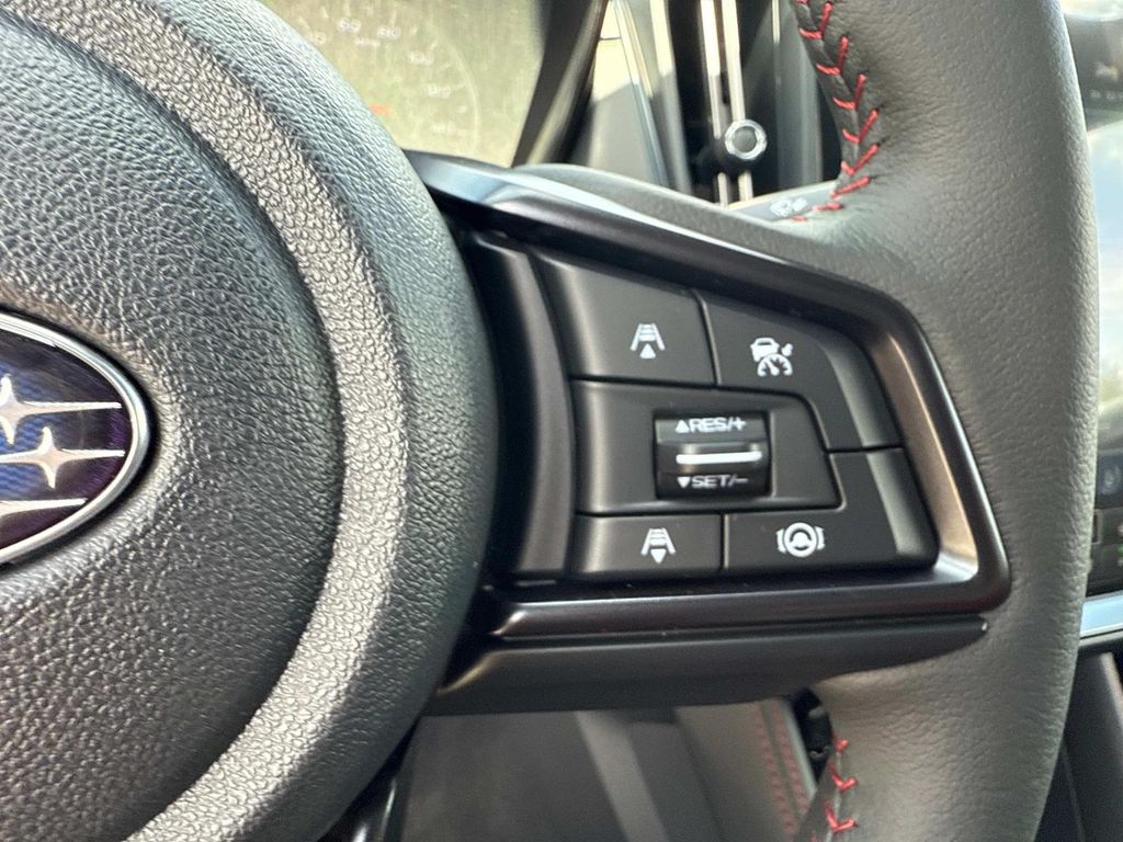 Vehicle image 33 of 38