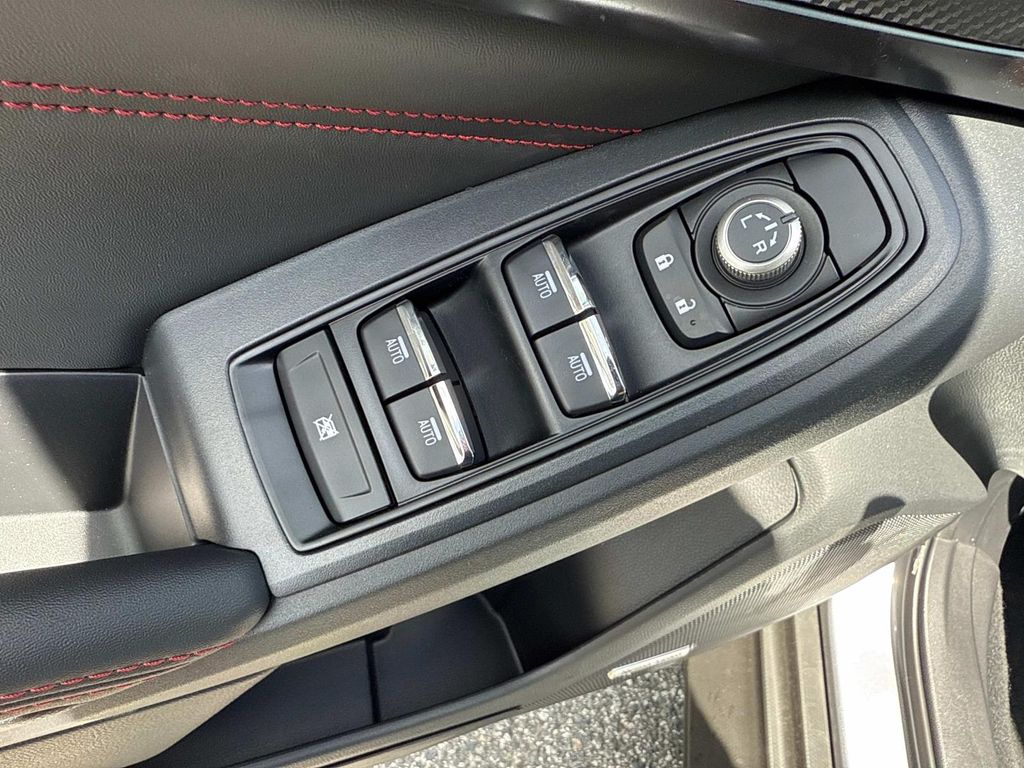 Vehicle image 35 of 38