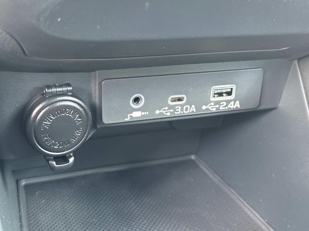 Vehicle image 27 of 38