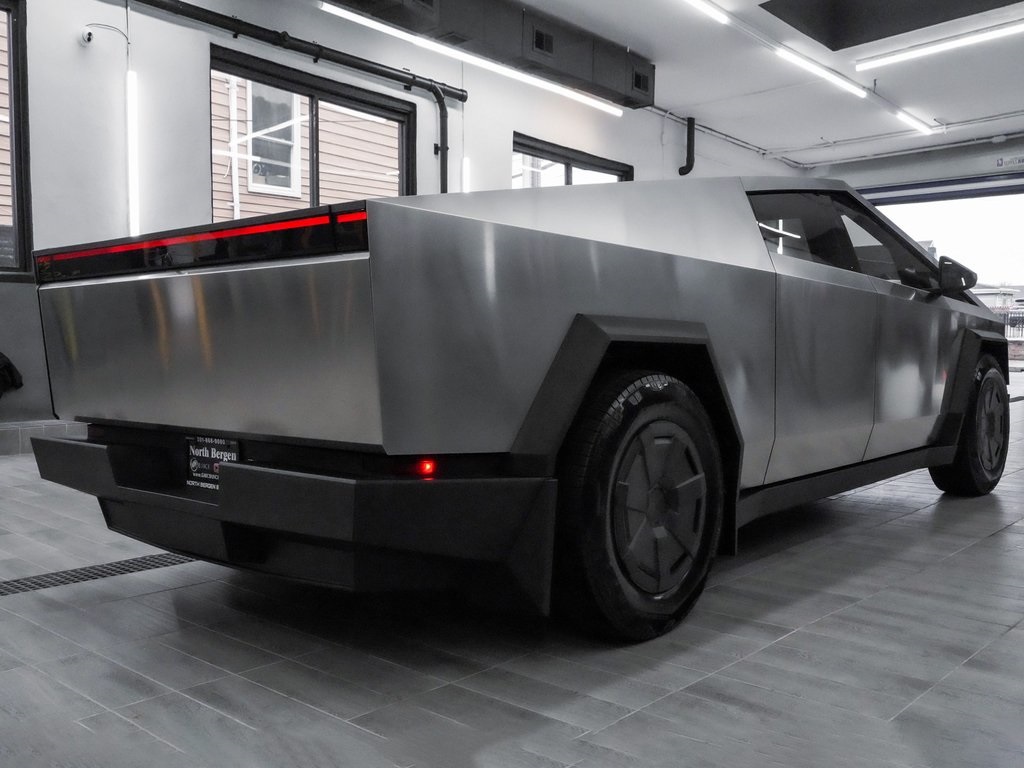 Vehicle image 4 of 34