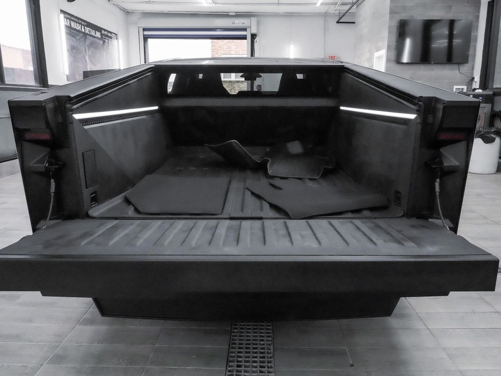 Vehicle image 7 of 34