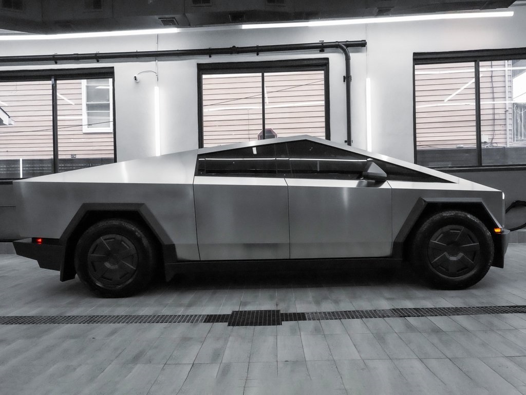 Vehicle image 3 of 34