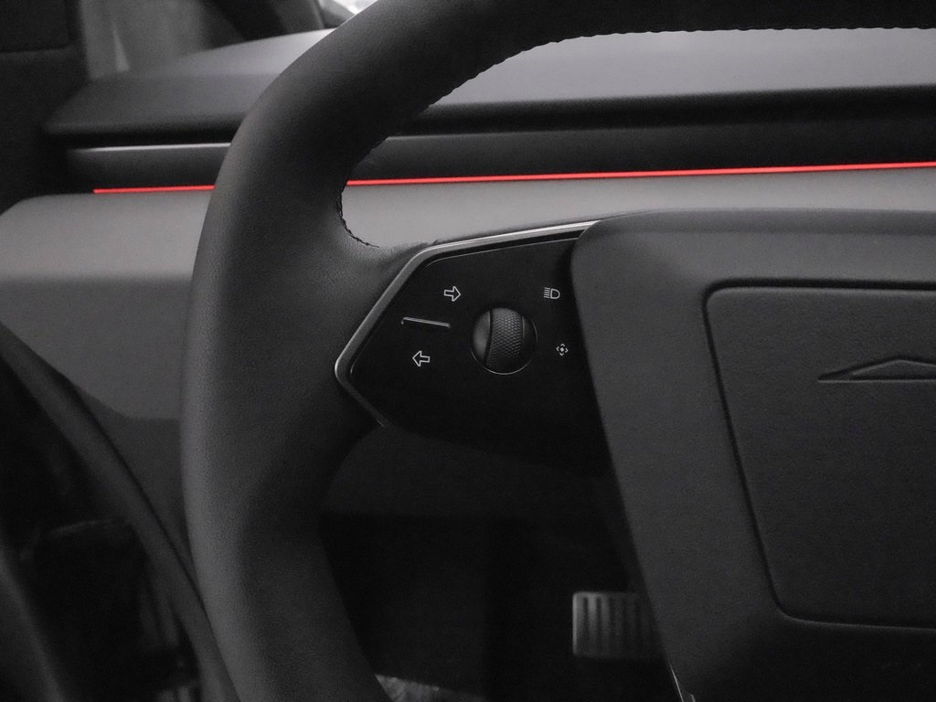 Vehicle image 32 of 34