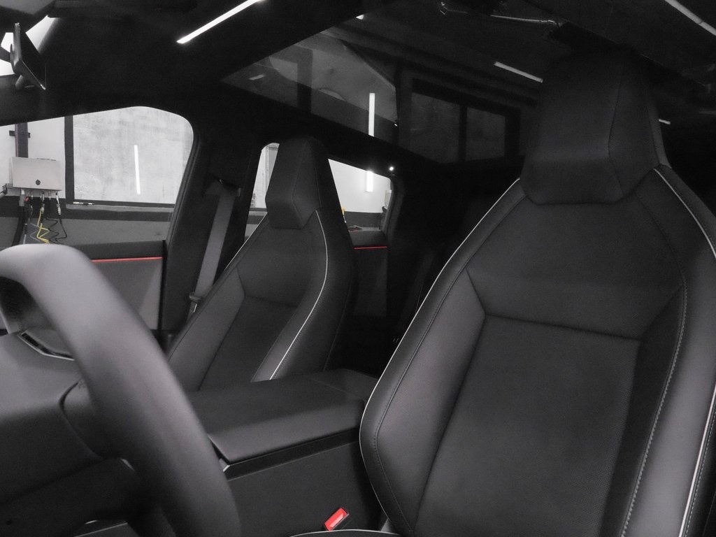 Vehicle image 11 of 34