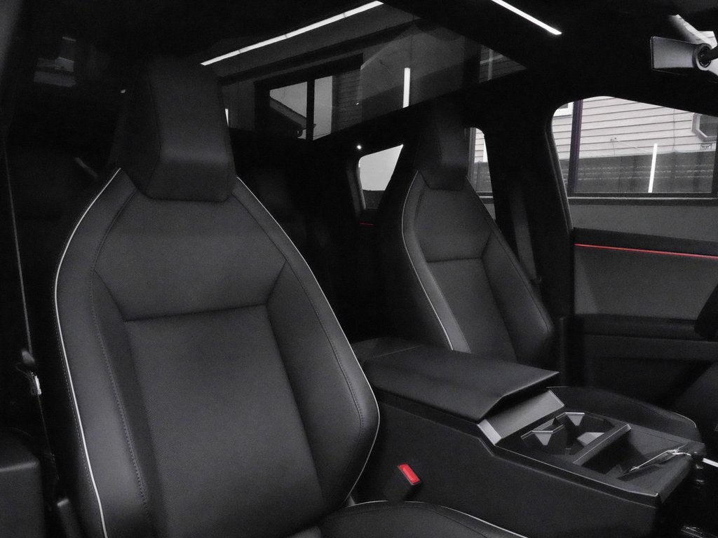 Vehicle image 9 of 34