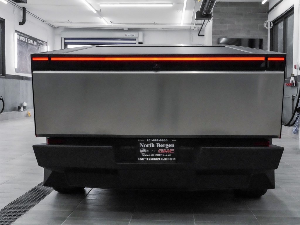 Vehicle image 8 of 34