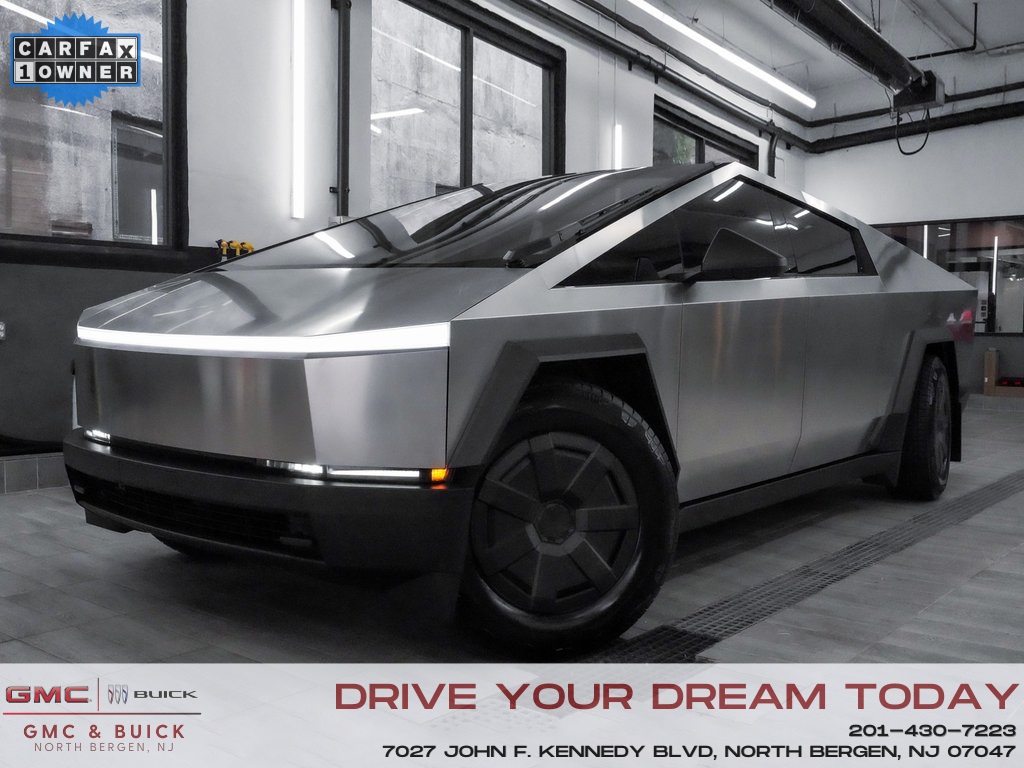 Vehicle image 33 of 34