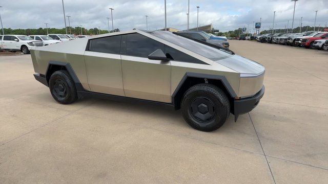 2025 Tesla Cybertruck Long Range Image 3 of 28