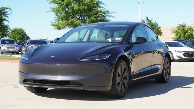2025 Tesla Model 3 Long Range Image 1 of 34