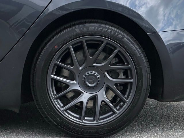Vehicle image 6 of 13
