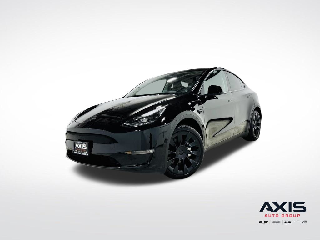 2025 Tesla Model Y Long Range Image 3 of 54