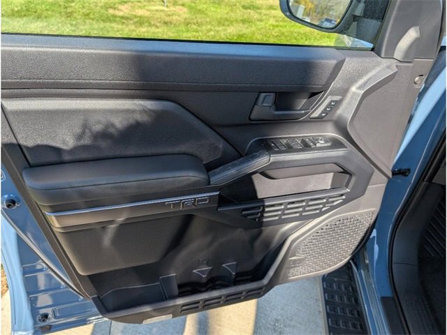 2025 Toyota 4Runner Hybrid TRD Off Road Premium Image 17 of 27