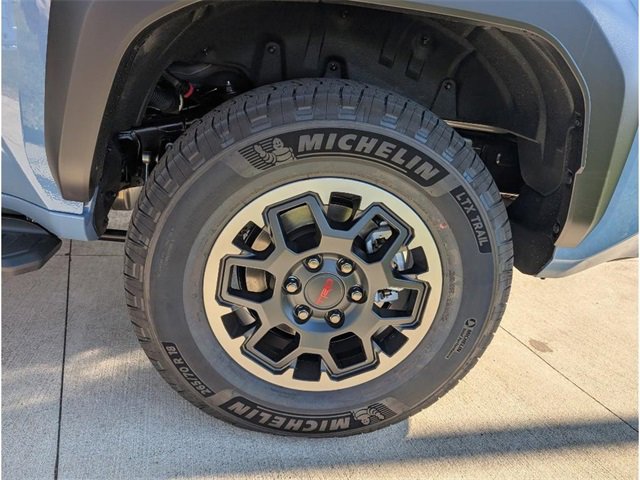 2025 Toyota 4Runner Hybrid TRD Off Road Premium Image 9 of 27