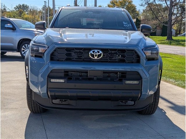 2025 Toyota 4Runner Hybrid TRD Off Road Premium Image 2 of 27