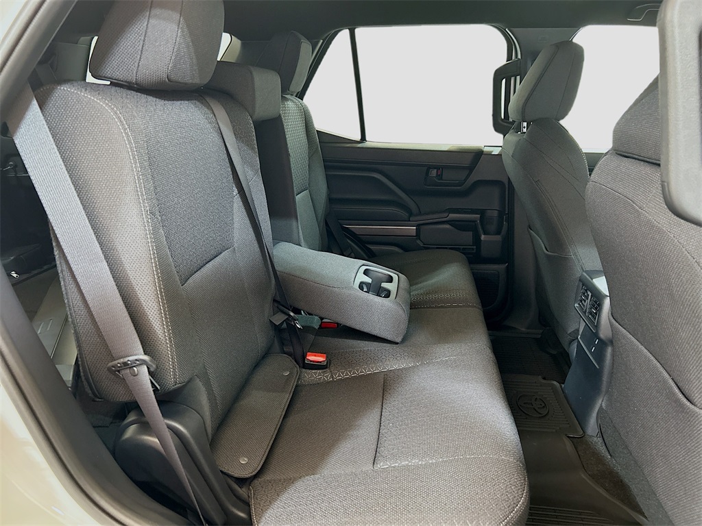 Vehicle image 12 of 28