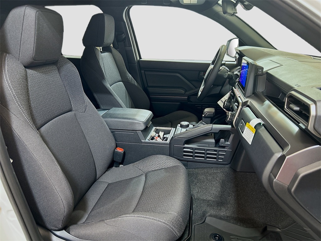 Vehicle image 13 of 28