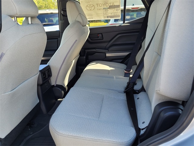 Vehicle image 11 of 29