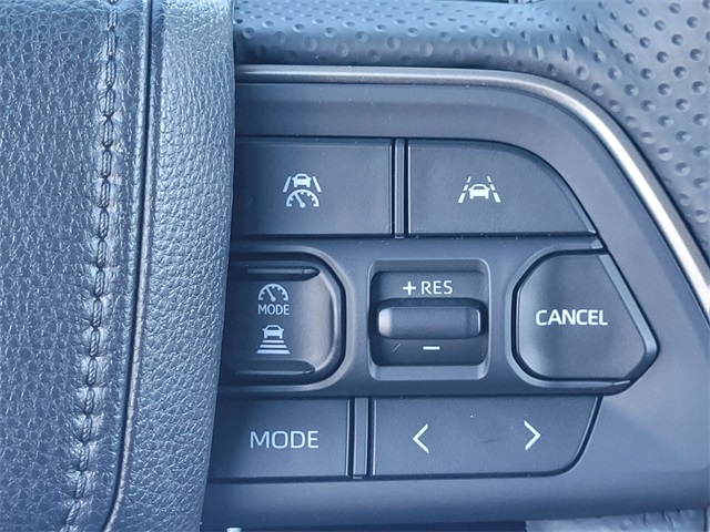 Vehicle image 25 of 29