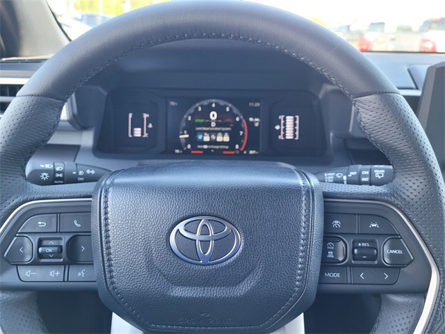 Vehicle image 27 of 29